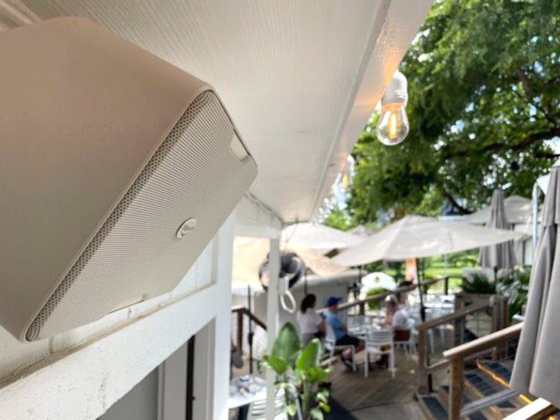 outdoor-dining-area-with-klipsch-speakers-at-el-alma outdoor dining area with klipsch speakers at el alma